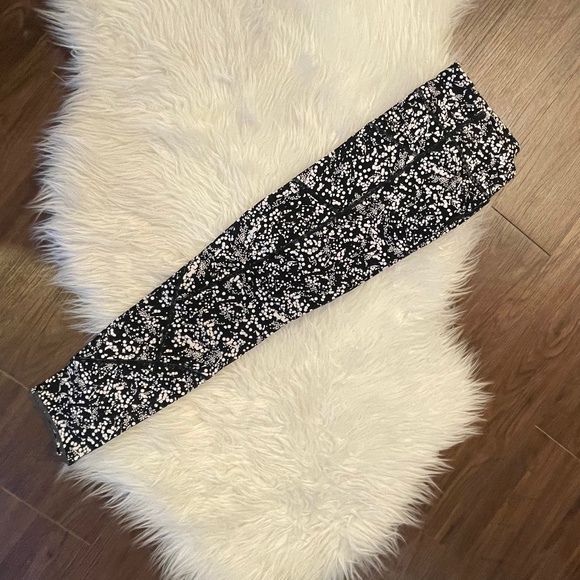 Lululemon Tight Stuff Tight II *25" - Picture 3 of 5